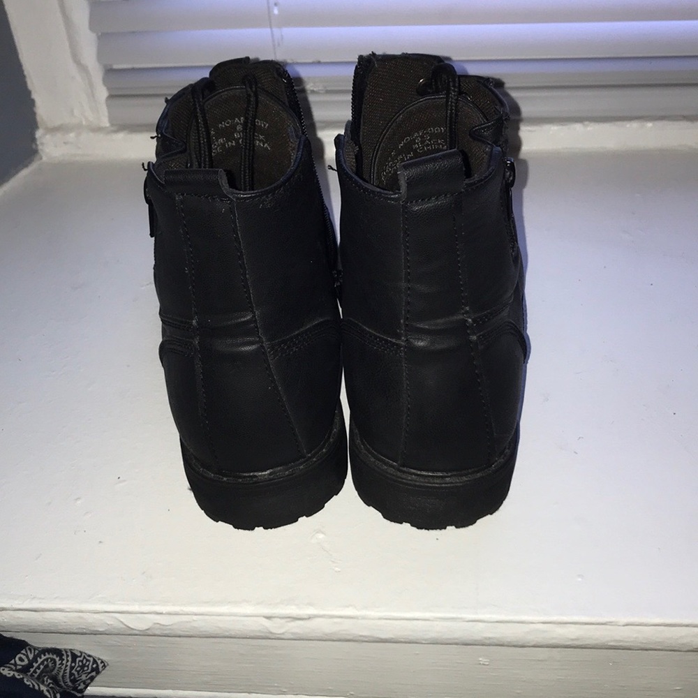 Men's boots size 8.5